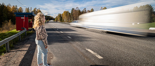 I byn utanför Luleå trängs barn med tunga lastbilar och fartdårar