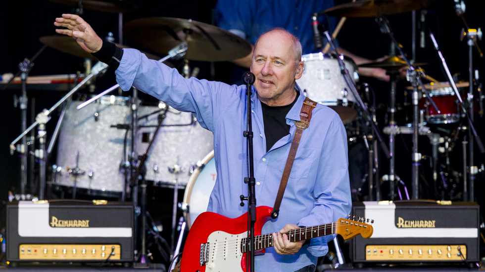 Mark Knopfler säljer fler än 120 gitarrer på auktion. Arkivbild.
