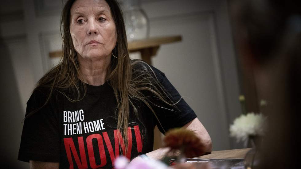 Rita Lifshitz sover på kibbutzen en gång i veckan, trots att det inte är tillåtet. "Jag kan inte vara utan kibbutzen", säger hon.