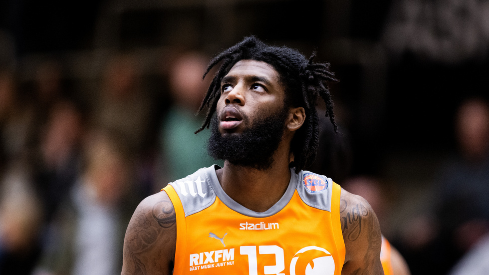 Issac Vann har ett nytt kapitel i livet att se fram emot. Luleå borta 26 januari är en match han kan missa.