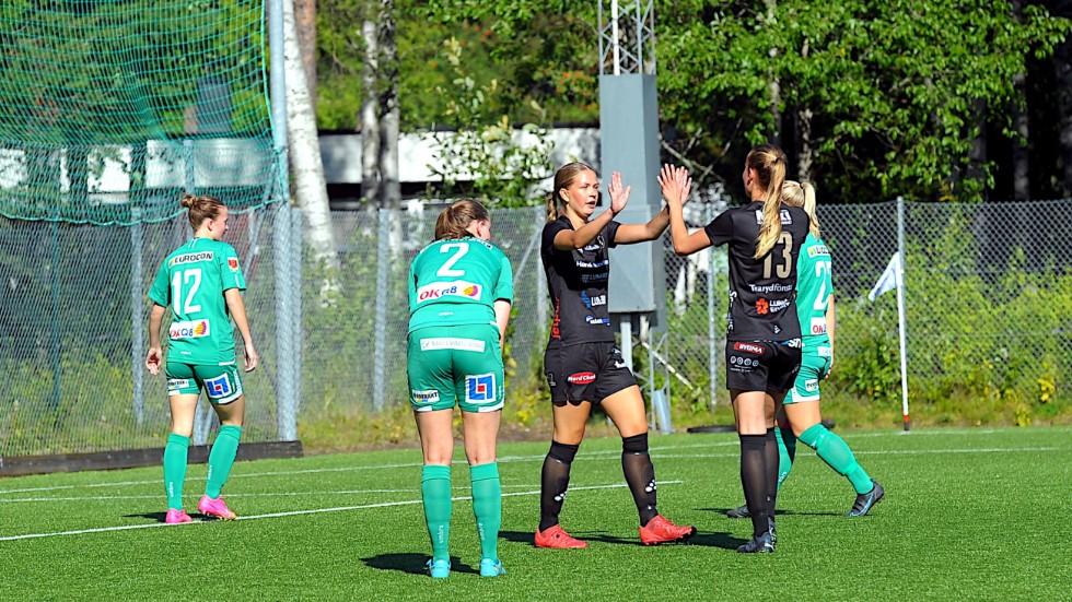 My Johansson, till vänster, har gjort mål för sitt Luleå DFF tidigare. Nu slog hon till med första målet i årets seriespel med Luleå DFF spelade 2-2 mot Alnö på bortaplan.