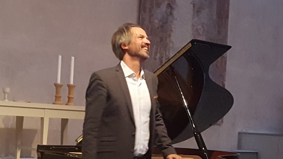 Arkivbild. Peter Jablonski kommer och framför Bacewicz, Sjostakovitj och Schumanns verk i Enköpings Tingshus.

