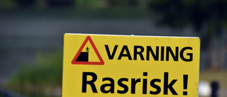 Väg 55 avstängd – efter rasrisk