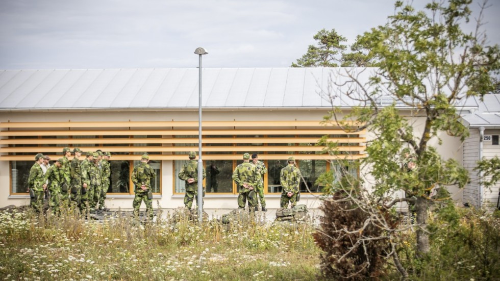 Soldater vid återöppnade Gotlands Regemente P18.
