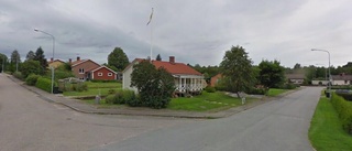 33-åring ny ägare till hus i Rejmyre - prislappen: 1 395 000 kronor