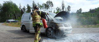 Bilbrand utanför Söderköping släcktes snabbt