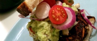 Middagstipset: Vegoburgare med guacamole och tomatsalsa