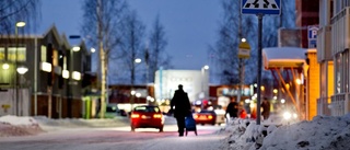 Kvinna rånad på öppen gata