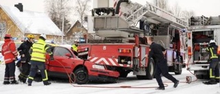 Våldsam krock med brandbil