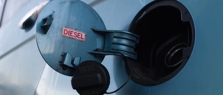 Hundratals liter diesel slangades ur fordon