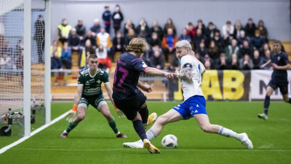 Ett tappert IFK Luleå föll med flaggan i topp under fjolårsmötet med Malmö FF. Till våren blir det en ny cupfest i Arcushallen lagen emellan.