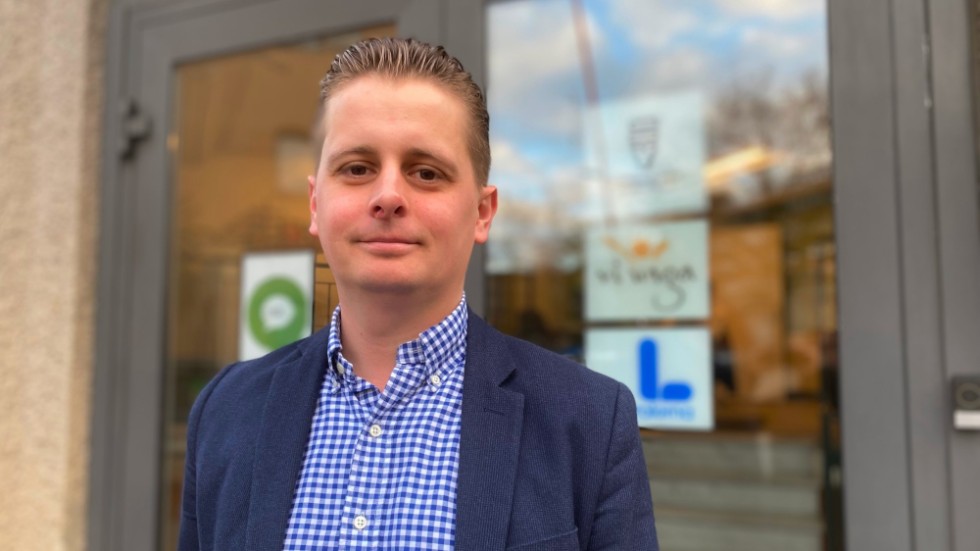 Alex Nejdemo är ersättare i den liberala fullmäktigegruppen i Norrköping och ingår även i den lokala partistyrelsen. 