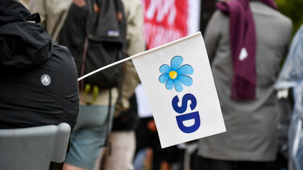 Ett SD-klistermärke på A-traktorn i Ånge belönas med 200 kronor till bränsle. Arkivbild.