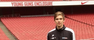 Hollstein gjorde hattrick på Emirates