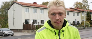 Lilla Smurfen Smedis är Rasmus Brobergs stöd i depån