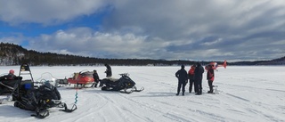 Skoter och helikopter – här kontrolleras fisket i påsk