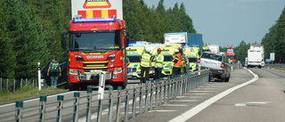 Två personer fördes till sjukhus efter trafikolycka