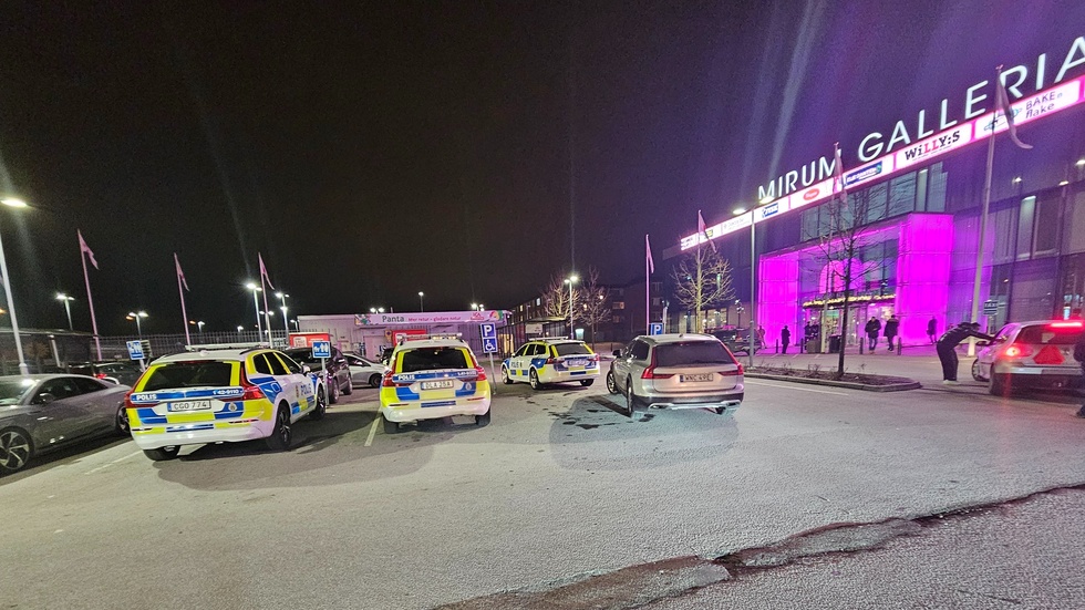 Polisen stoppade mordet som skulle genomföras på Mirum galleria av en 15-åring i januari i år. Men i mars gick en 17-åring till attack mot det tilltänkta mordoffret som blev skjuten men klarade livhanken. 