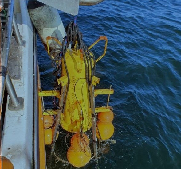 En mätrigg av polskt ursprung fastande på draggen under "spökfisket".