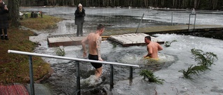 Här är gänget som badade på nyårsafton • "Det har blivit en tradition"