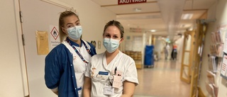 Olivia och Ida försöker att skapa julstämning för patienterna: "Det kan vara extra jobbigt att ligga på sjukhus på julafton"