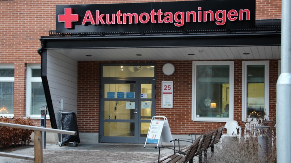 Sjukvårdspolitiken i Östergötland är i behov av akuta åtgärder.