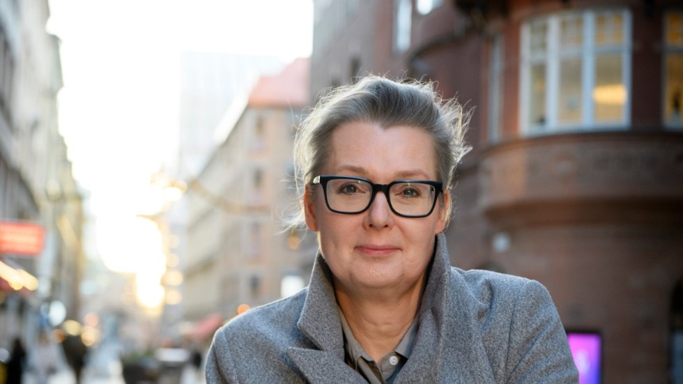 Skolminister Lina Axelsson Kihlblom med uppdrag att bryta skolsegregeringen. "Ska vi ha en likvärdig skola måste eleverna få möta en viss olikhet", säger hon.