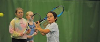 Pandemieffekten – barnen väller in till tennisen: "Jag vill bli världens bästa tennisspelare" 