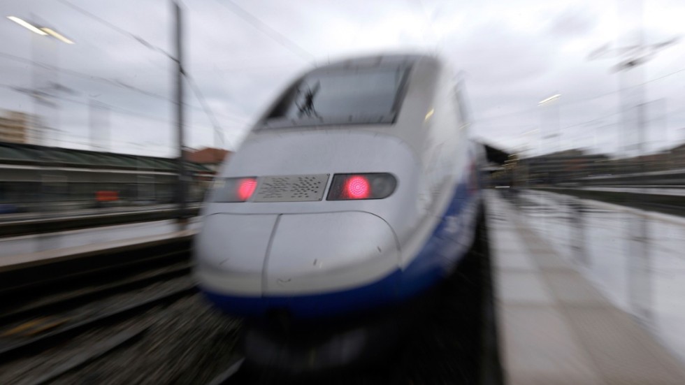 Franska tågtillverkaren Alstom ska tillsammans med japanska Hitachi leverera höghastighetståg till britterna. Arkivbild.