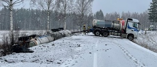 Utdraget stopp när svavelsyra läckte ut vid olycka