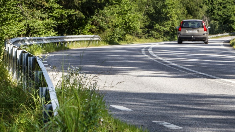 Länsväg 255 mellan Knivsta och Uppsala är smal, slingrig och olycksdrabbad. Men den anses också vara en av länets vackraste vägar.