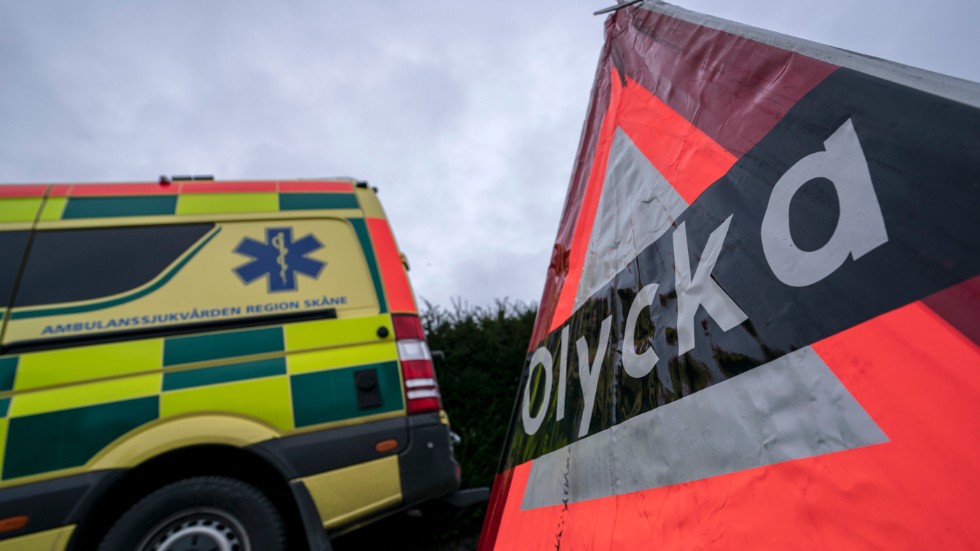Sex personer fick föras till sjukhus efter olyckan. Arkivbild.