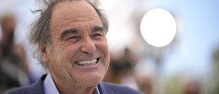 Oliver Stone forskar vidare om mordmysteriet