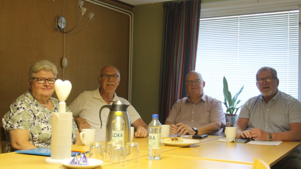 Utbildningssatsningens initiativtagare från vänster: Monica Avenmark, Göran Skoog, Jan-Olof Blomster och Jan-Erik Carlsson under pressträff i Björkviks bygdegård. 