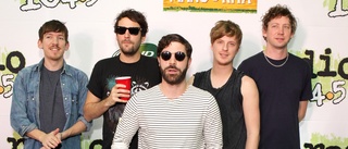 Foals keyboardist hoppar av