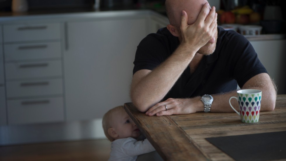 Psykiska svårigheter i barndomen kan ge allvarliga konsekvenser i vuxen ålder, visar en studie från Socialstyrelsen. Bilden är en illustration.