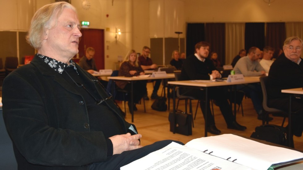 I skrivande stund vet Carl Otto Gählman inte när valsedlarna ska levereras till vallokalerna på söndag.
"Jag kommer att överklaga hela kommunalvalet i Kalix om det här inte löser sig innan dess" säger han.