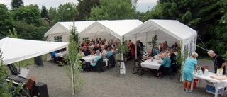 Stig Olofsson underhöll på försommarfesten