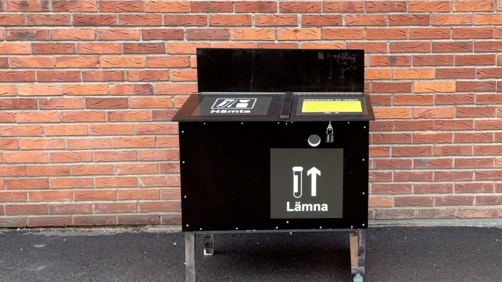 Nu finns en låda för in- och utlämning av covidtest vid Oxelösunds vårdcentral.