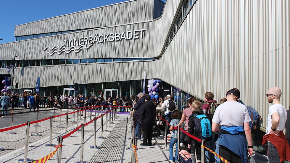 I helgen invigdes Linköpings senare landmärke – simhallen Tinnerbäcksbadet.