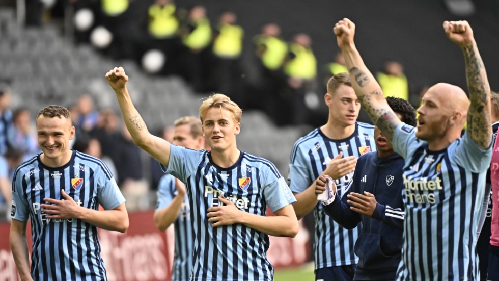 Djurgårdens spelare firar derbysegern mot AIK.