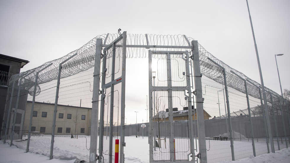 Kriminalvården bedömer att det kommer att behövas åtminstone fem nya stora anstalter för att skapa tillräckligt många fängelseplatser. Här Hall i Södertälje.