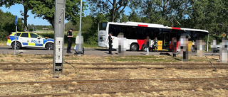 Bråk ombord på buss – en till sjukhus