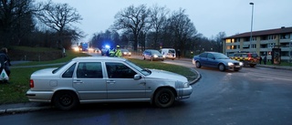 Personbil körde in i buss