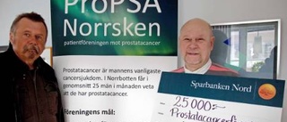 Jutis överlämnade 25 000 kronor