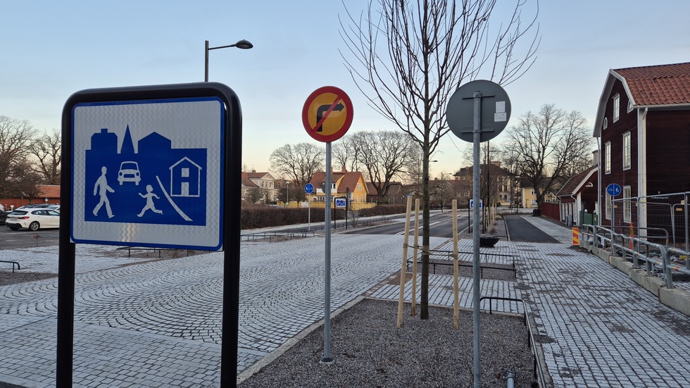 Gångfartsområdet på Tullgatan blev kortvarigt. Under tisdagen försvann skyltarna.