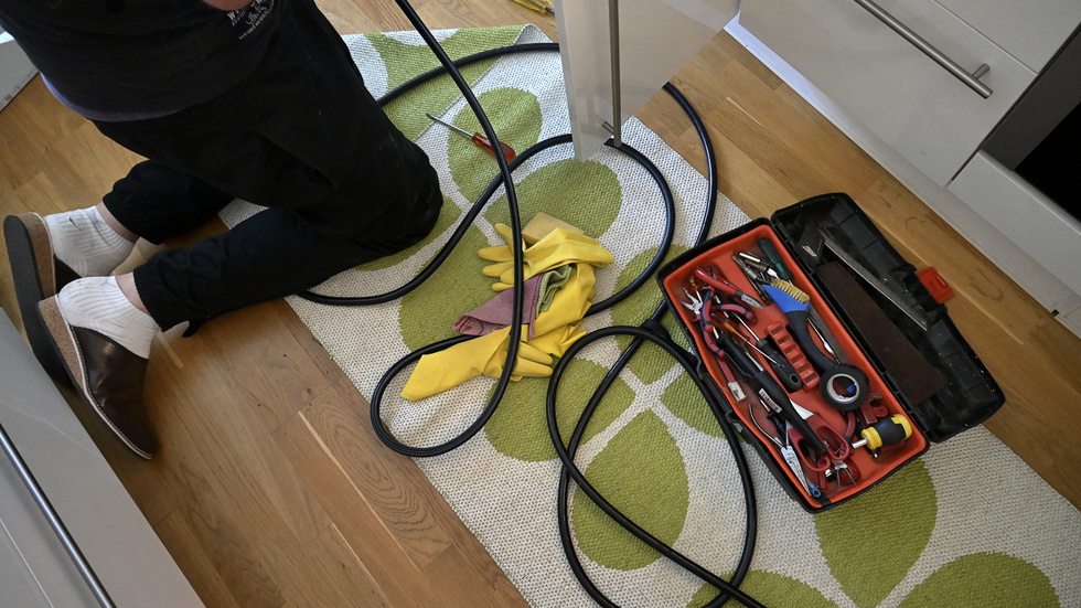 Bedragarna har ringt på och uppgett att de kommer från kommunen för att spola ledningar i hemmet.