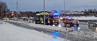 Krock i korsning i Luleå – halt på platsen