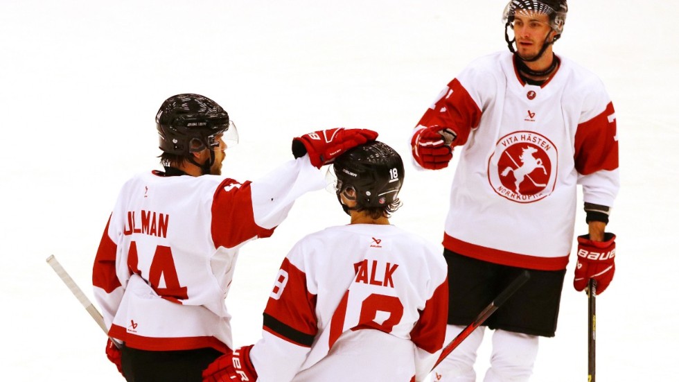 Erik Ullman, Sebastian Falk och Eric Hjorth är tre av de många nyförvärven som spelade försäsongen i riktigt läckra tröjor.