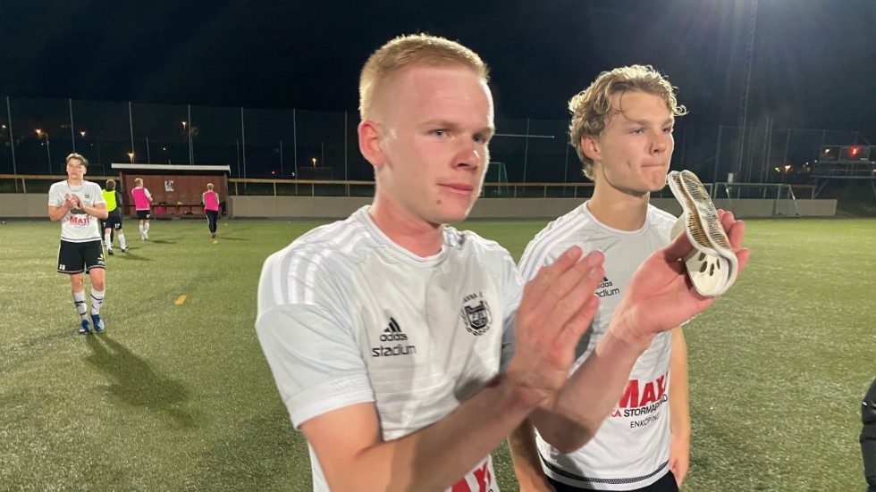 Andreas Tosse Larsson var Fannas bäste spelare på Midgårdsvallen. 